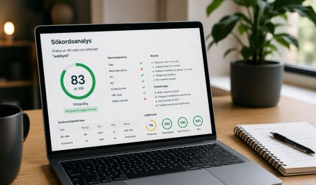 en laptop med Webbproffs sökordstestverktyg på skärmen